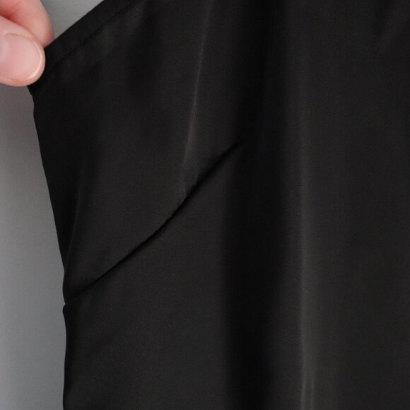 Sleeveless M/L Black Mini Satin Layering Casual Simple Minimalist Slip DressMe - Picture 5 of 8